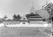 Masjid Sultan Ternate di Maluku Utara (abad ke-17).