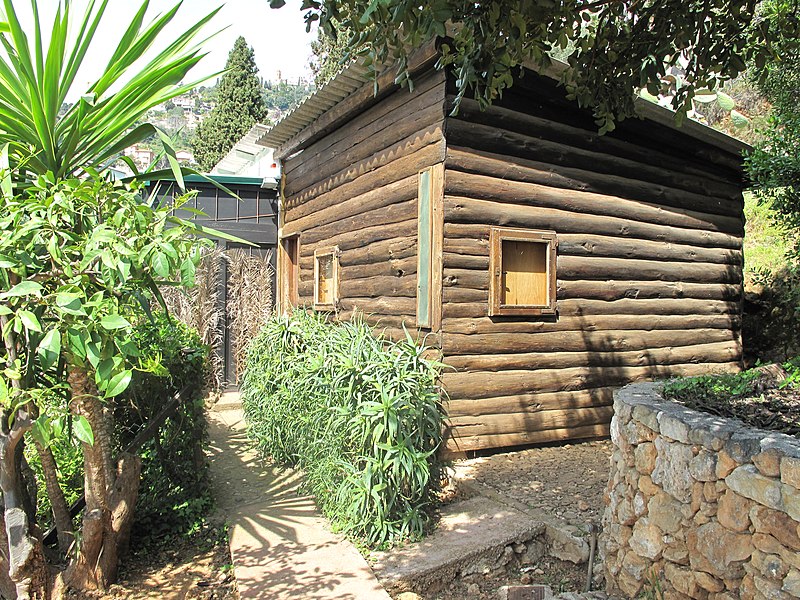 File:Cabanon Le Corbusier.jpg