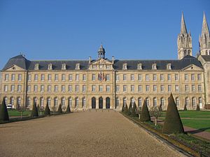 Caen: Storia, Monumenti e luoghi dinteresse, Società