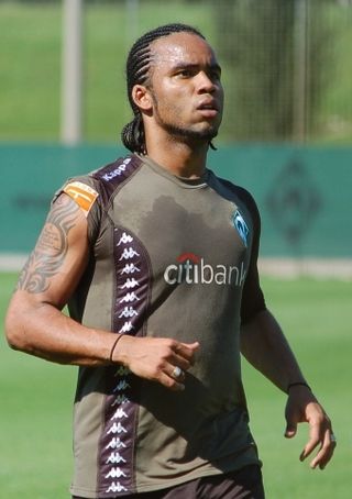 <span class="mw-page-title-main">Carlos Alberto (footballer, born 1984)</span> Brazilian footballer