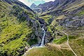 La cascade du torrent Barmaverain. À l'arrière-plan, la Granta Parey.