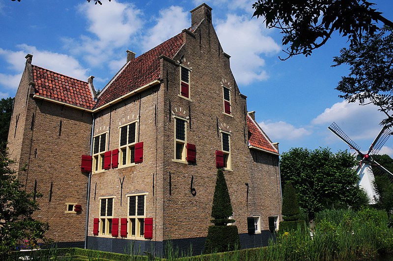 File:Castle farm (Kasteelboerderij) at Netherlands Open Air Museum Arnhem - panoramio.jpg