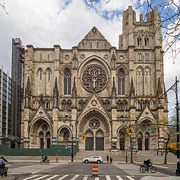 Cathedral of Saint John the Divine i april 2022.