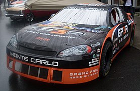 Monte Carlo de competición en NASCAR, con el "facelift" o remodelación media de 2006-2007. En esos años retorna el tipo de letra de la quinta generación. En sustitución del tipo "script" de los años 2000-2005.