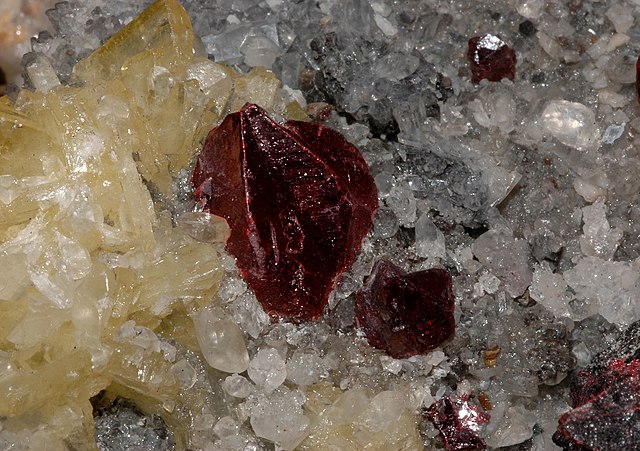 Crystals of cinnabar, crystals of barite, crystals of quartz, crystals of calcite : Wanshan Mine, Wanshan District, Tongren Prefecture, Guizhou Provin