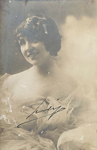 File:Cybele andrianou portrait photo 1914.jpg