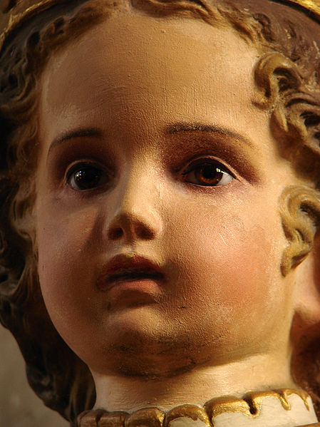 File:Enfant Jésus de Prague Joinville 200908 4.jpg