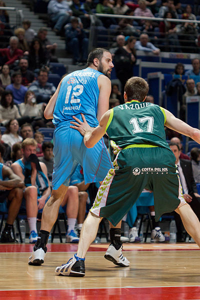 File:Estudiantes vs Unicaja Málaga - Germán Gabriel y Fran Vázquez - 04.jpg