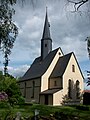 Kirche mit Ausstattung sowie Kriegerdenkmal für die Gefallenen des Ersten Weltkrieges und Sowjetisches Ehrenmal auf dem Kirchhof