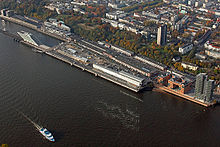 Aerial view of Altona from the South. In the foreground the Elbe quays.