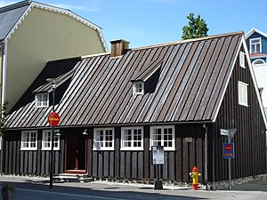 Aðalstræti 10