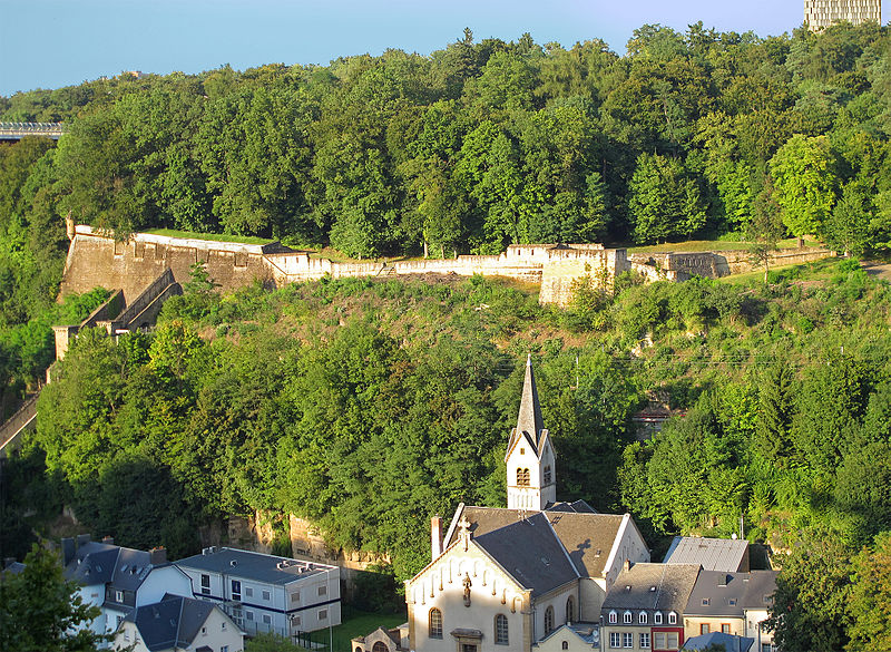 File:Fort Niedergrünewald, Luxembourg.jpg