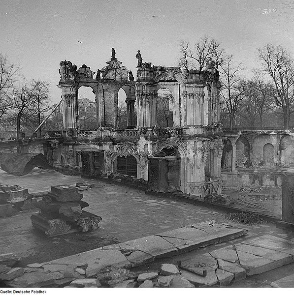 Zwinger, zerstörter Wallpavillon - 1945 bis 1964