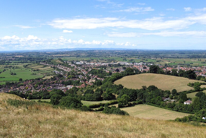 File:Glastonbury (part of) from the tor arp.jpg