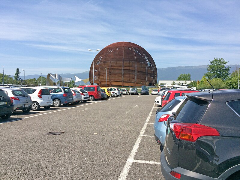 File:Globe of Science and Innovation Blick vom Parkplatz Geneve.JPG