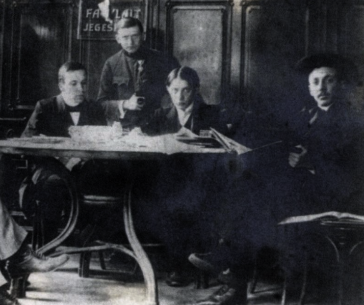 File:Gyula Juhász, Zoltán Franyó, Emőd Tamás, Otto Roth in Timișoara, circa 1909.png