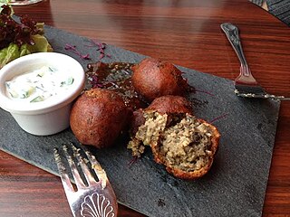 <span class="mw-page-title-main">Haggis pakora</span> Scottish snack food of haggis ingredients prepared as pakoras