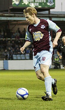 Darragh Hanaphy playing for Drogheda United FC at United Park in 2011 Hanaphy DUFC Huskie.jpg