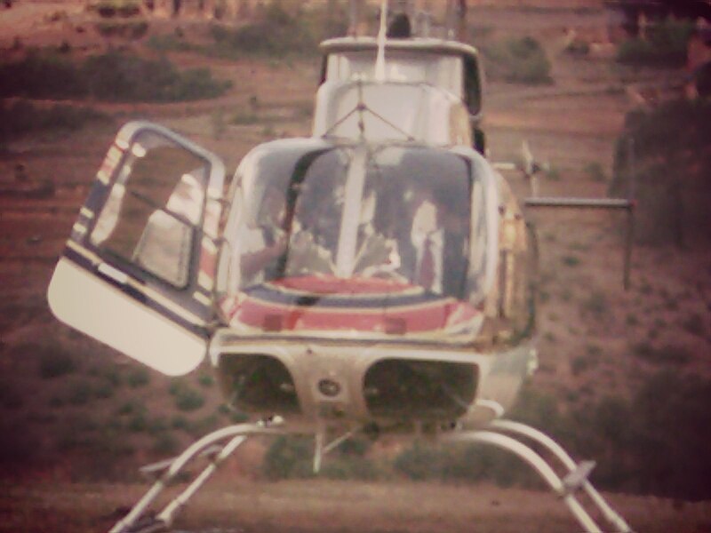 File:Helicoptère Madagascar.jpg