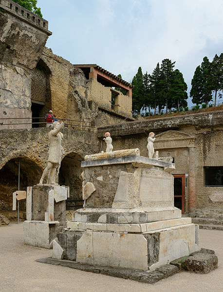 File:Herculaneum - Ercolano - Campania - Italy - July 9th 2013 - 20.jpg