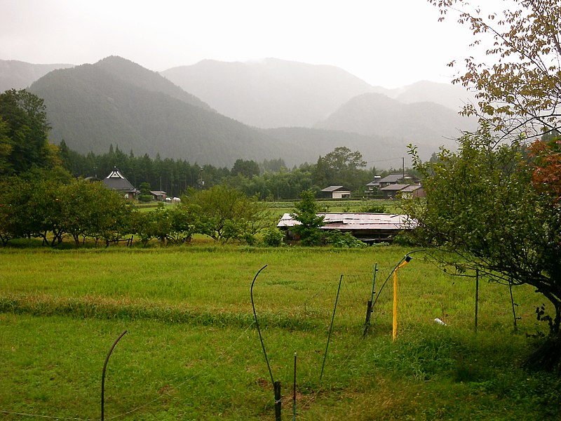 File:Hijitani village 02.jpg