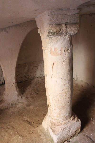 File:Hurvat Burgin, The Pillar Cave IMG 2272.JPG