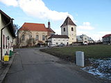 Čeština: Náves v Březně. Okres Mladá Boleslav, Česká republika.