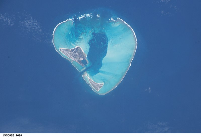 File:ISS008-E-17098 - View of the Midway Atoll.jpg