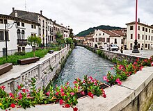 Serravalle Il fiume Meschio visto da Serravalle (Vittorio Veneto, Treviso).jpg