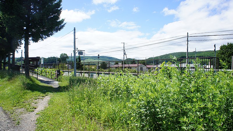 File:JR Sekihoku-Main-Line Nishi-Rubeshibe Station Overall.jpg