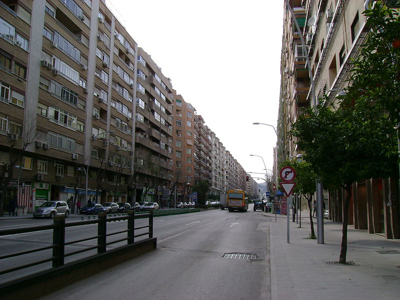 File:Jaén - Inicio de la Avenida de Andalucía 01.jpg