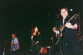 I Jefferson Starship in concerto a Santa Cruz: da sinistra Paul Kantner, Diana Mangano, e Marty Balin (1996)