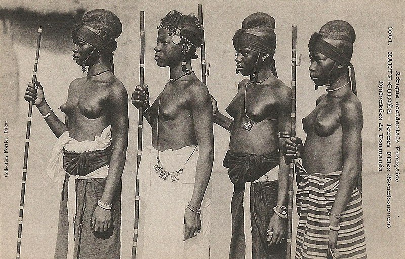 File:Jeunes filles Djalonkées de Toumanéa (Guinée).jpg