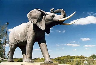 <i>Jumbo the Elephant</i> (Bronnum) Statue in St. Thomas, Ontario, Canada