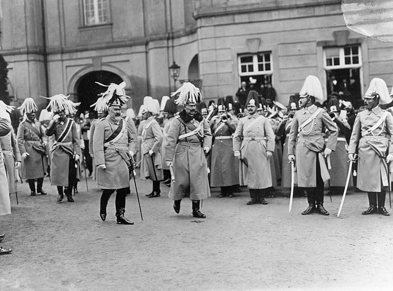 File:König Wilhelm II von Württemberg mit Kaiser Wilhelm II in Ludwigsburg.jpg