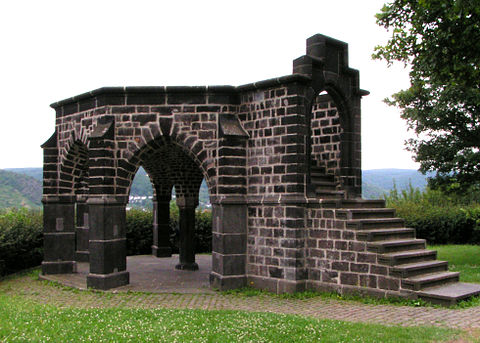 Reconstruction of the Konigsstuhl (King's Chair) at Rhens Konigsstuhl bei Rhens2.JPG