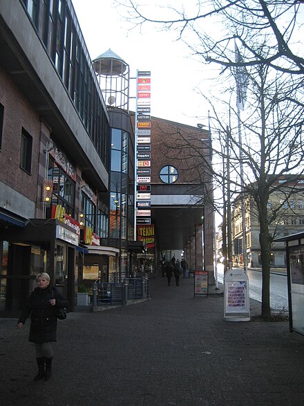 Kronan, The road linking the centrum bus stop to the pedestrian mall