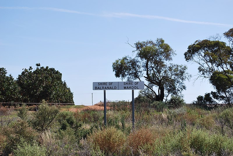 File:Kyalite Balranald Wakool Border.JPG