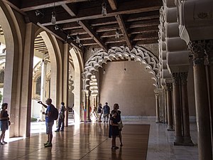 Zaragoza: Historie, Hospodářství, Doprava