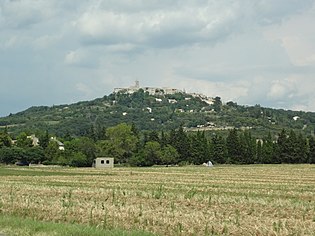 La Garde-Adhémar, village vu du sud-ouest.JPG