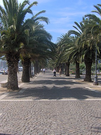 Ambulacrum (Walking path example) La Spezia - Passeggiata Morin2.JPG