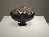 Lacquer box of phoenix pattern, Warring States, Zaoyang, Hubei, Hubei Museum.jpg