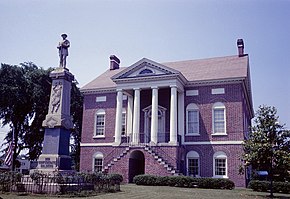 Lancaster County Courthouse (Built 1828), Lancaster, South Carolina.jpg