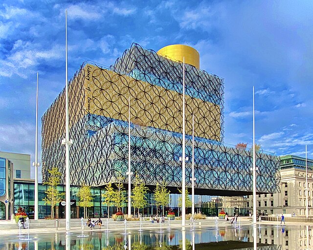 Image: Library of Birmingham reflected Cropped