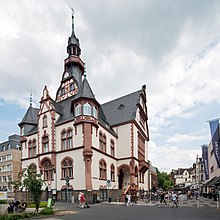 Rathaus in der Werner-Senger-Straße