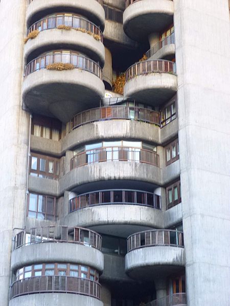 File:Madrid - Edificio Torres Blancas 05.JPG