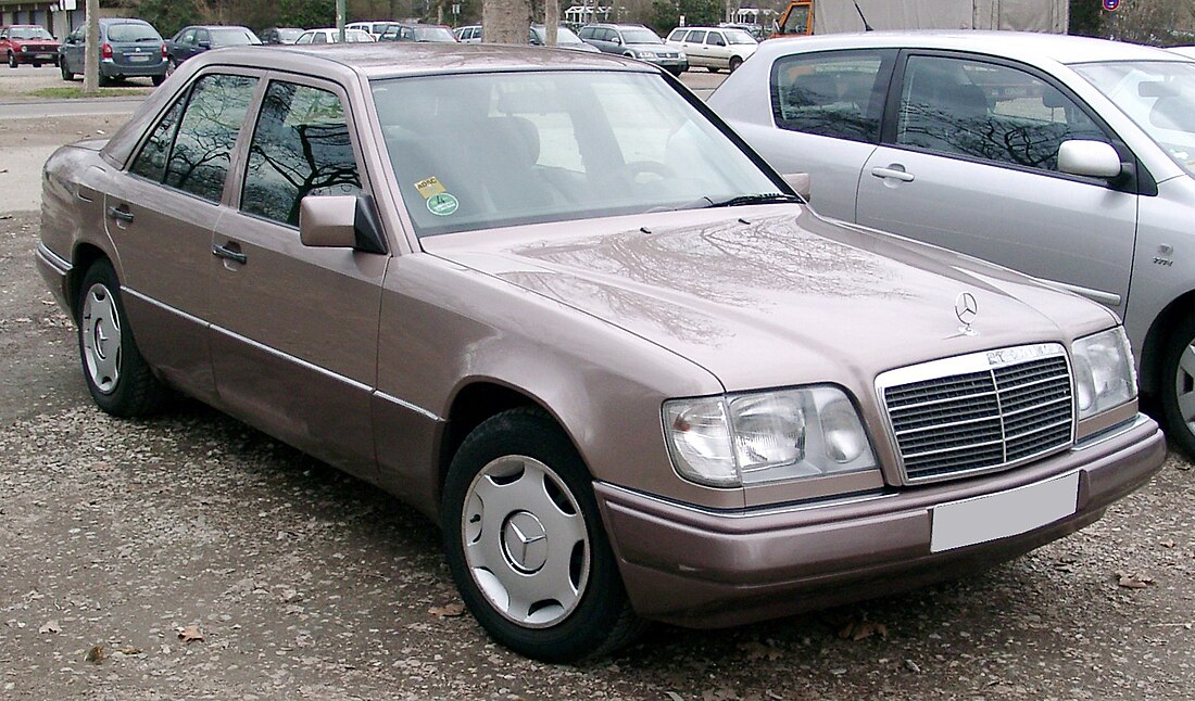 File:Mercedes W124 front 20080228.jpg