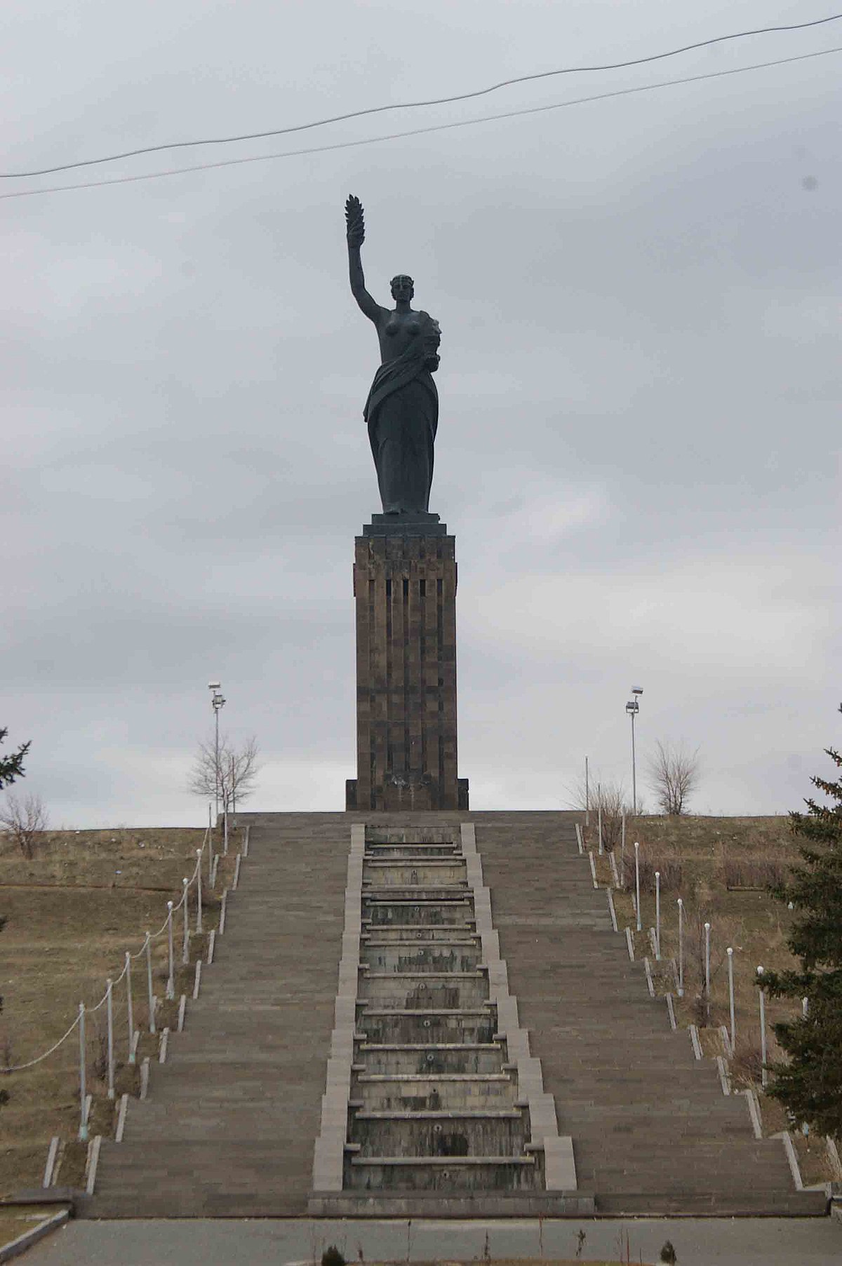 Памятники в Армении Гюмри