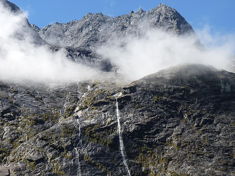 File:Milford Sound, New Zealand (17).JPG