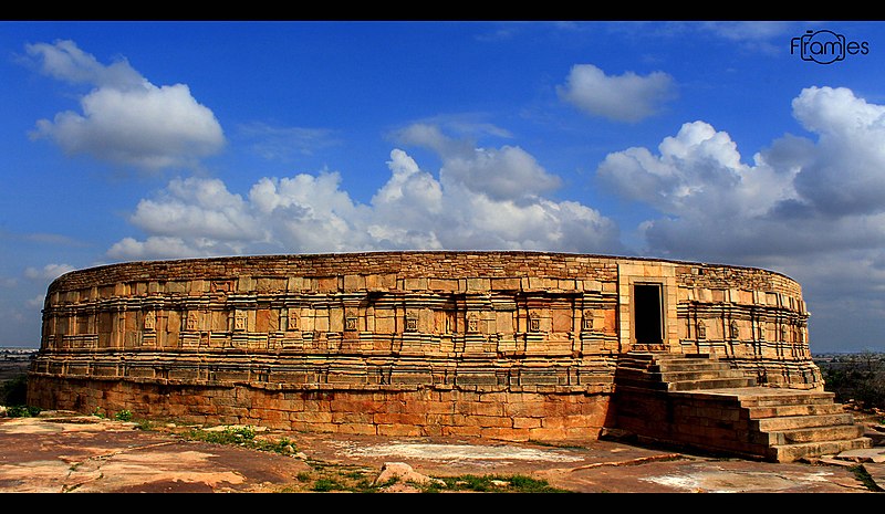 File:Mitaoli, chausath yogini temple, mitawali padawli.jpg